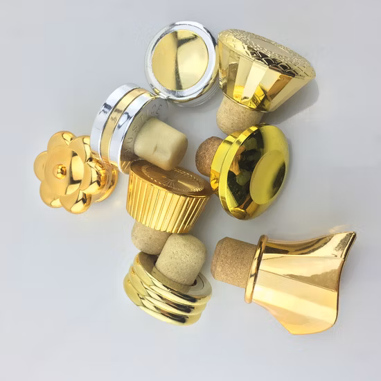 Рельефная деревянная крышка изготовленная по индивидуальному заказу из синтетической ликеро-водочной пробки.